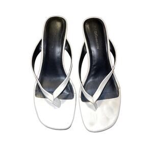 BCBGeneration Tabina Slide White Sandals Heeled Thong Toe Slip On Size 9